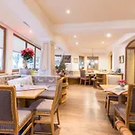 Alpenhotel Tirolerhof Hotel 4*