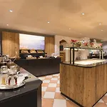 Alpenhotel Tirolerhof מלון