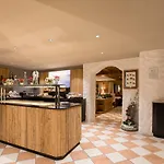 Alpenhotel Tirolerhof מלון פולפמס