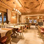 Alpenhotel Tirolerhof מלון פולפמס