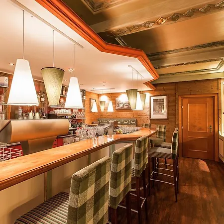 Отель Alpenhotel Tirolerhof