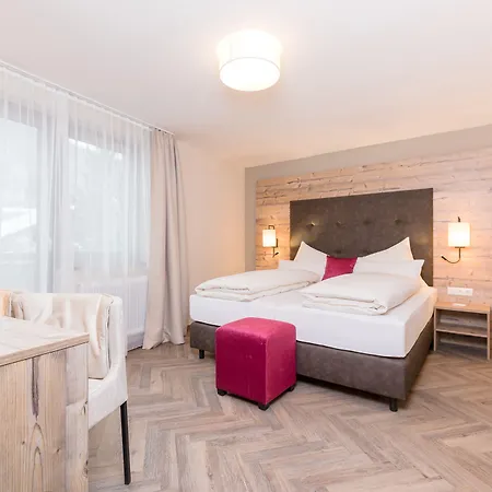 Alpenhotel Tirolerhof 호텔
