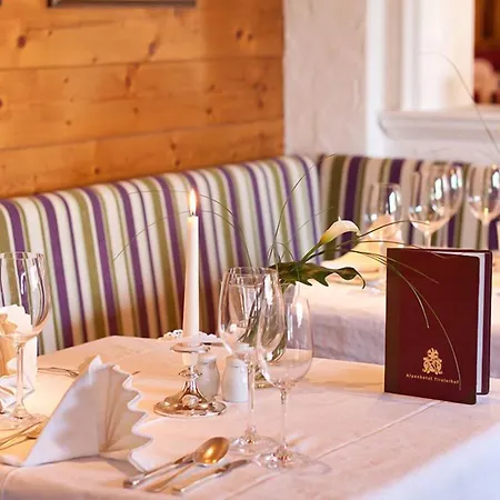 Alpenhotel Tirolerhof Отель Фульпмес