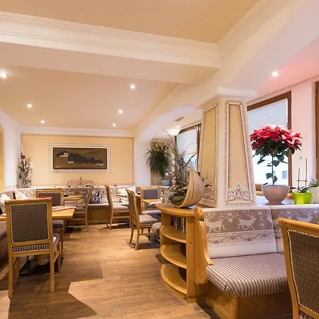 Alpenhotel Tirolerhof Фульпмес