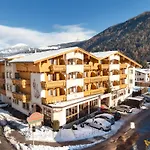Hotel Alpenhotel Tirolerhof 4*