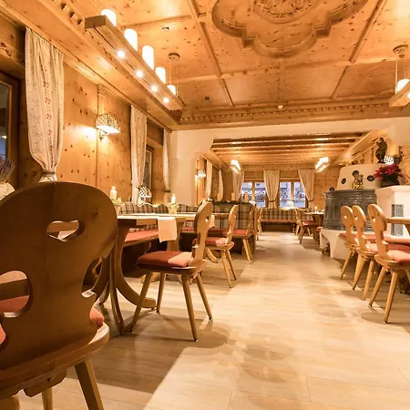 Hotel Alpenhotel Tirolerhof 4*